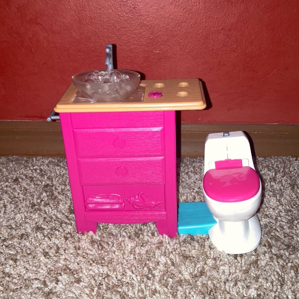 Barbie bathroom